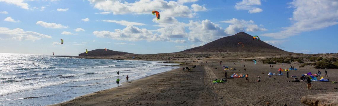 El Medano: Un vibrante pueblo costero centrado en el surf en Tenerife